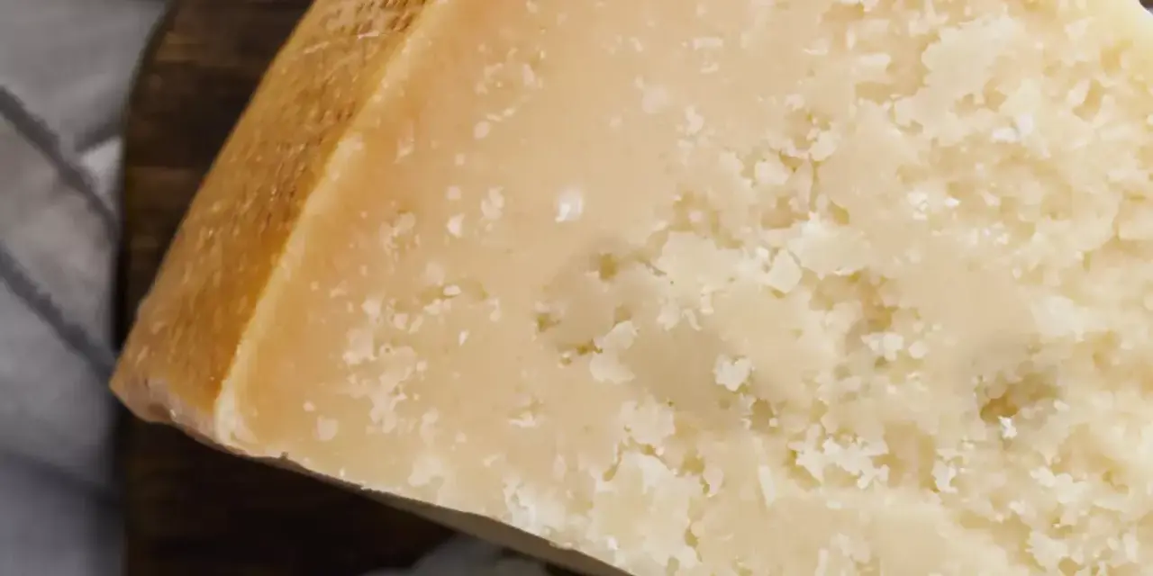 Gdzie można kupić parmezan? Odkryj najlepsze miejsca w Polsce